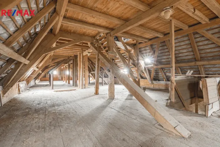 Prodej historického objektu, Žerotice, 1000 m2