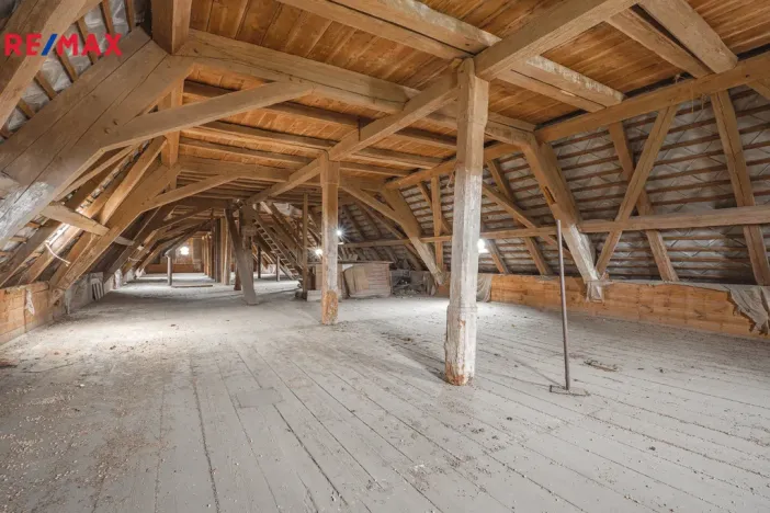 Prodej historického objektu, Žerotice, 1000 m2