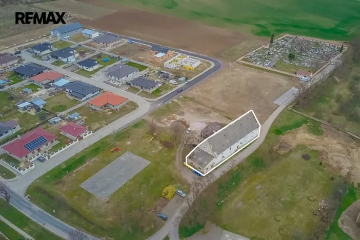 Prodej historického objektu, Žerotice, 1000 m2