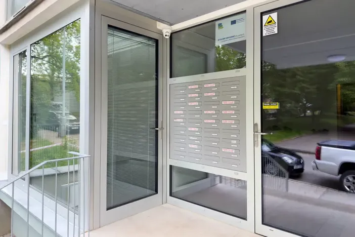 Pronájem obchodního prostoru, Praha - Kobylisy, Bergerova, 16 m2