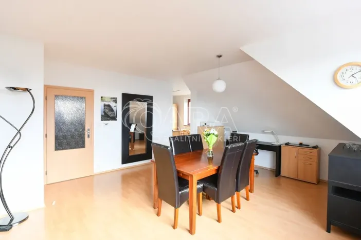 Prodej bytu 3+1, Jesenice, Platanová, 84 m2