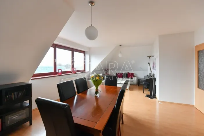 Prodej bytu 3+1, Jesenice, Platanová, 84 m2