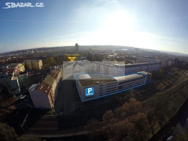 Pronájem garážového stání, Praha, Pešlova, 14 m2