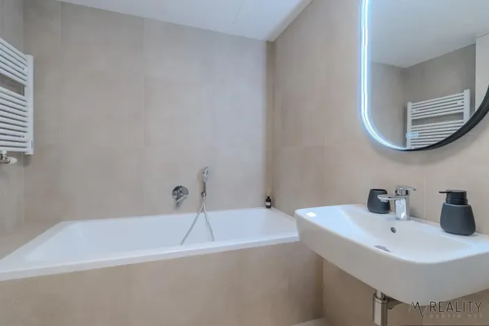 Pronájem bytu 2+kk, Ostrava, Dlouhá, 57 m2