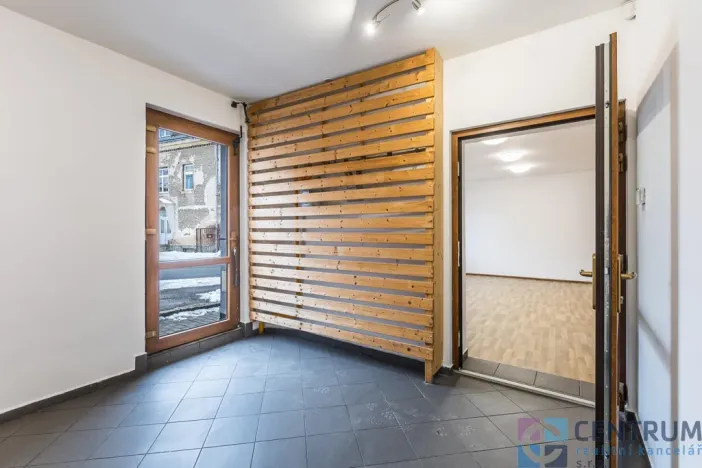 Pronájem obchodního prostoru, Jablonec nad Nisou, Pražská, 243 m2