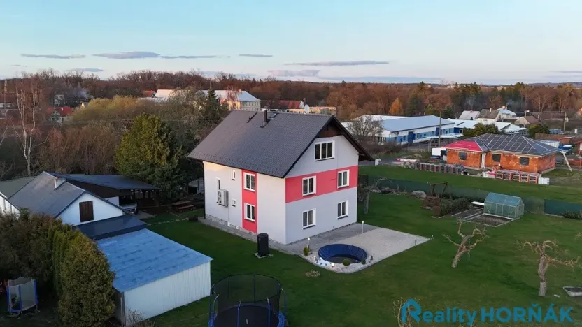 Prodej rodinného domu, Stádlec, 360 m2
