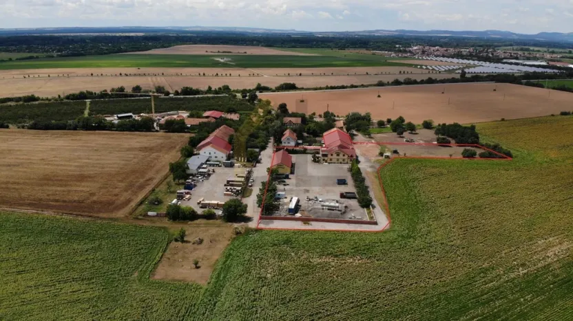 Prodej komerční nemovitosti, Břeclav, Široký dvůr, 1700 m2