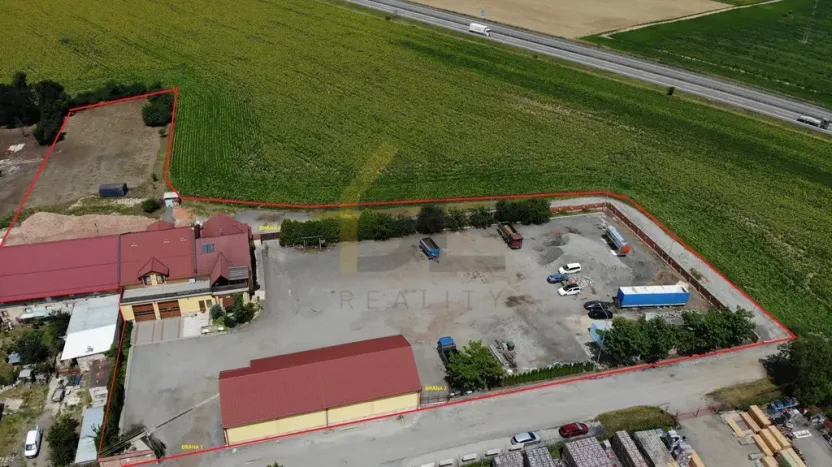 Prodej komerční nemovitosti, Břeclav, Široký dvůr, 1700 m2