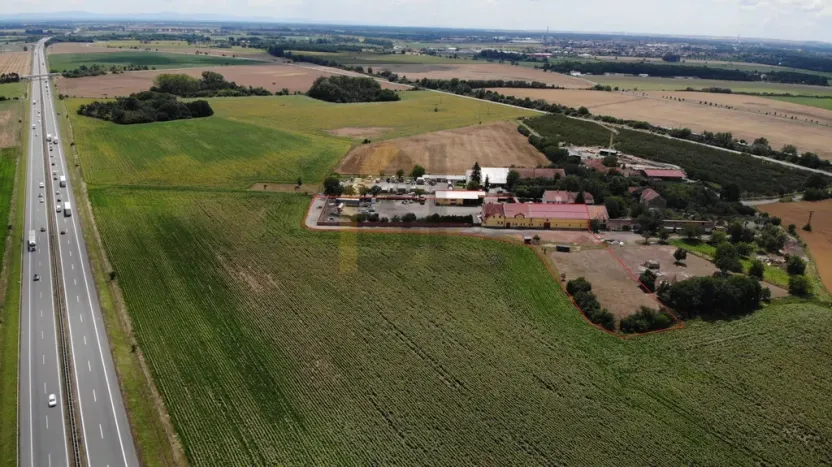 Prodej komerční nemovitosti, Břeclav, Široký dvůr, 1700 m2