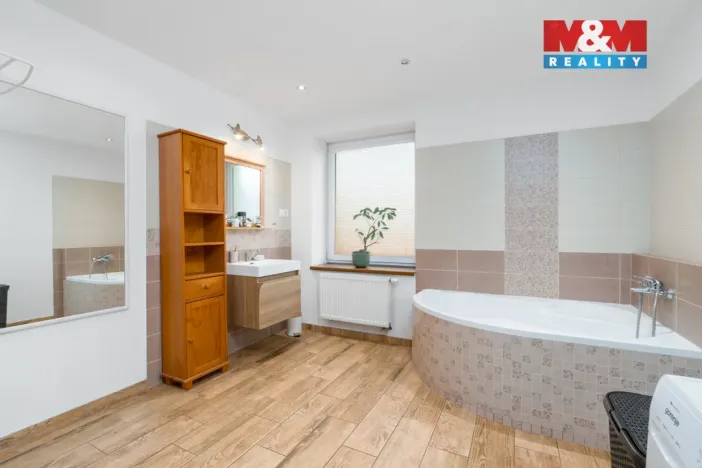 Prodej rodinného domu, Hrob, Horní, 149 m2