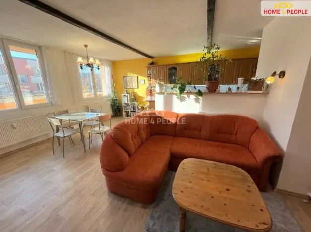 Prodej bytu 4+kk, Jince, Zborovská, 101 m2