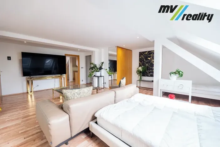 Pronájem atypického bytu, Praha - Nové Město, Malá Štěpánská, 129 m2