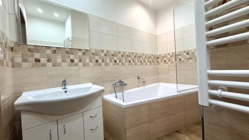 Pronájem bytu 2+1, Cheb, Přátelství, 49 m2