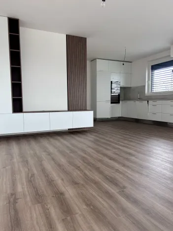 Pronájem bytu 3+kk, Praha, Čakovická, 85 m2