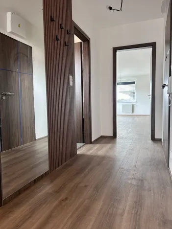 Pronájem bytu 3+kk, Praha, Čakovická, 85 m2