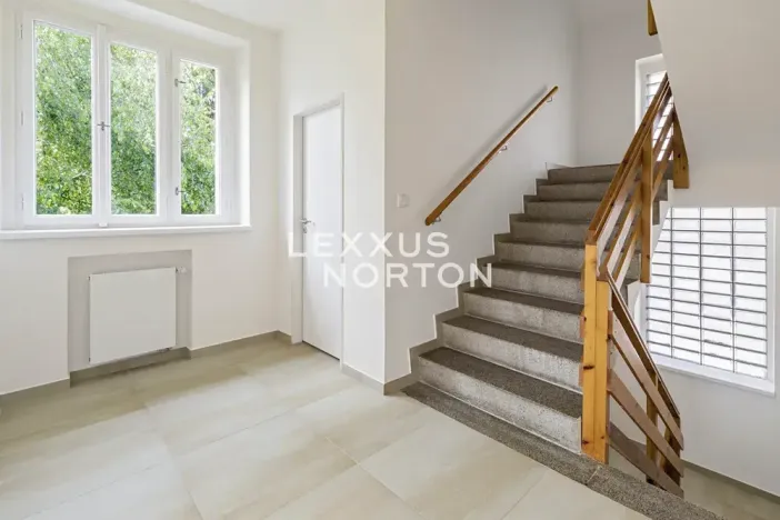 Pronájem rodinného domu, Praha - Stodůlky, K Fialce, 244 m2