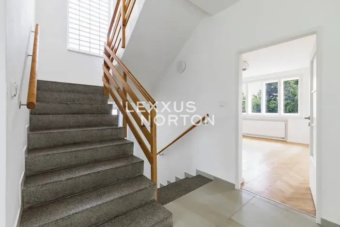 Pronájem rodinného domu, Praha - Stodůlky, K Fialce, 244 m2