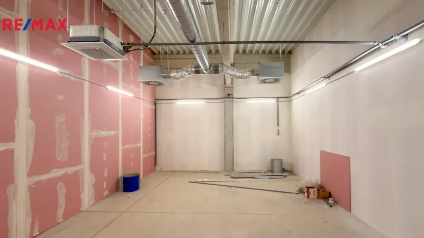 Pronájem skladu, Úpice, 88 m2