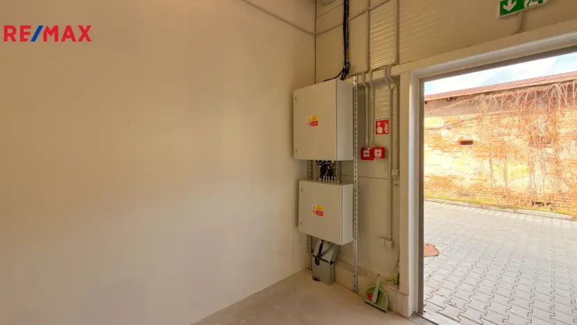 Pronájem skladu, Úpice, 88 m2