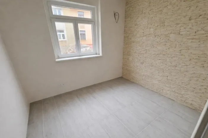 Pronájem bytu 3+1, Praha - Žižkov, Na Jarově, 55 m2