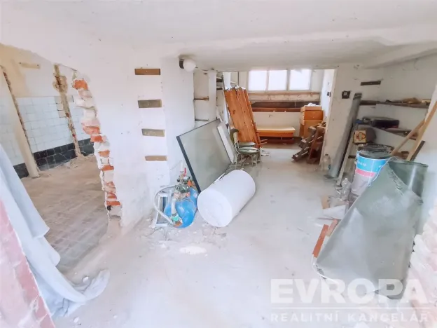 Prodej garáže, Vráž, 109 m2