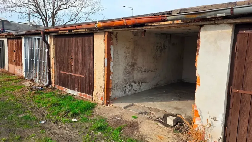 Prodej garáže, Praha - Michle, Novobohdalecká, 18 m2