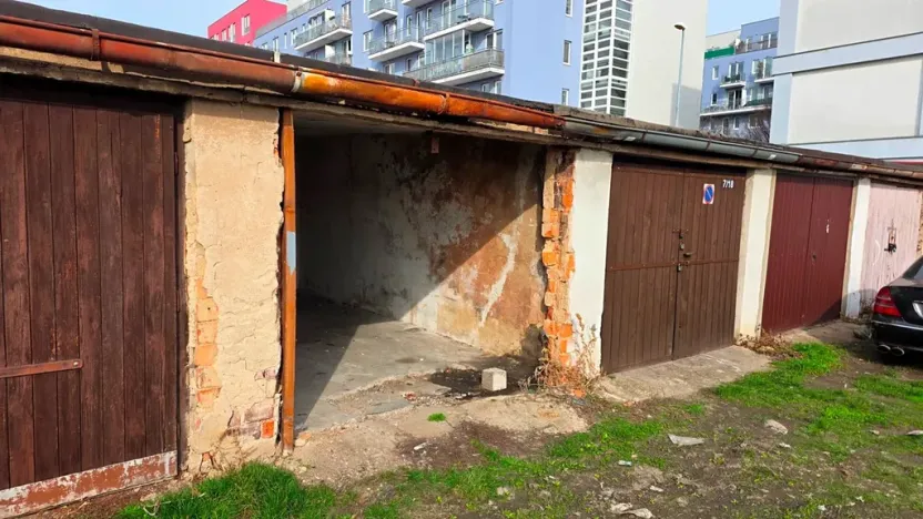 Prodej garáže, Praha - Michle, Novobohdalecká, 18 m2