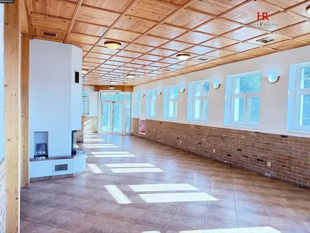 Pronájem restaurace, Mirošovice, Hlavní, 187 m2