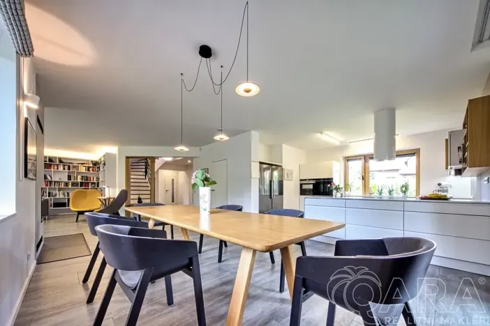 Prodej rodinného domu, Babice, Lomená, 293 m2