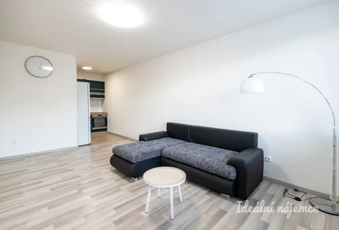 Pronájem bytu 2+kk, Praha - Hloubětín, Kardašovská, 42 m2