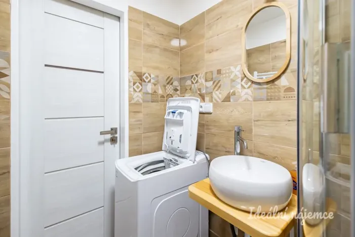 Pronájem bytu 2+kk, Praha - Hloubětín, Kardašovská, 42 m2