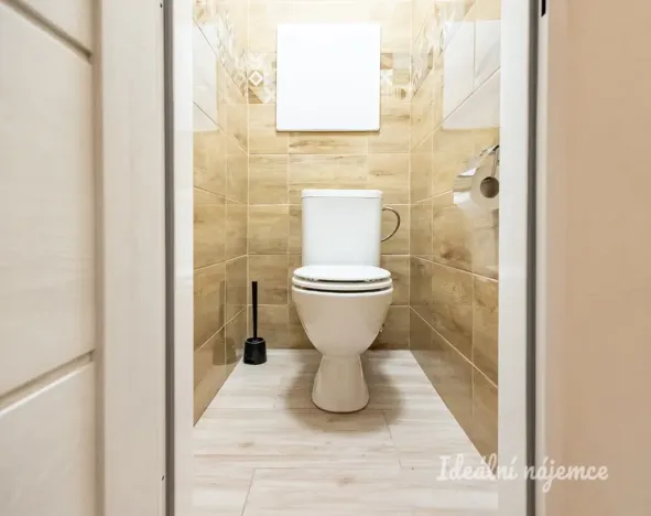 Pronájem bytu 2+kk, Praha - Hloubětín, Kardašovská, 42 m2