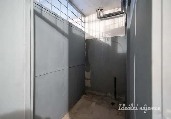 Pronájem bytu 2+kk, Praha - Hloubětín, Kardašovská, 42 m2