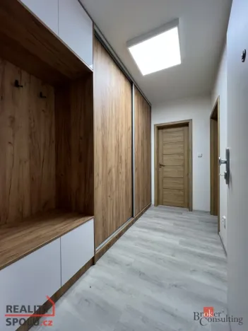 Pronájem bytu 1+kk, Ostrava, Sklářova, 39 m2