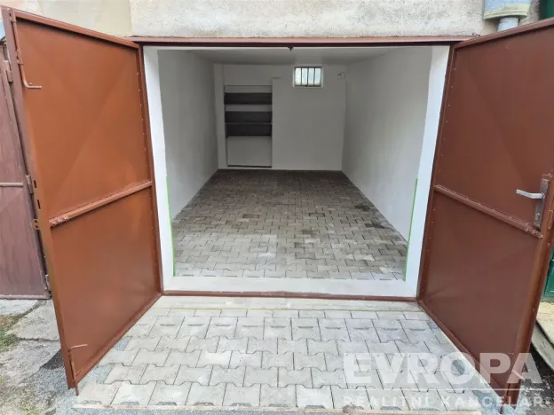 Pronájem garáže, Kolín, Zborovská, 19 m2