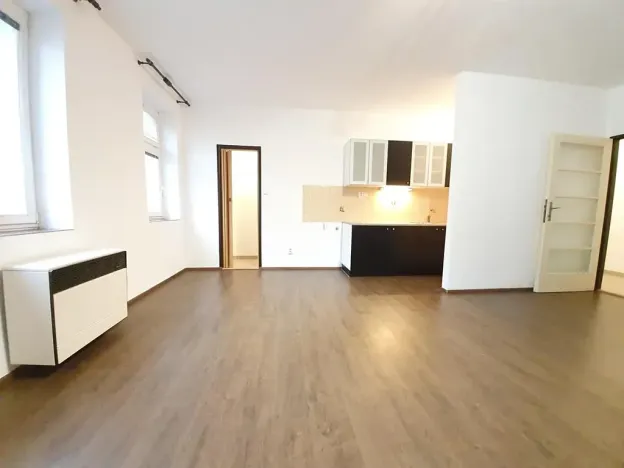 Pronájem bytu 1+kk, Praha - Nusle, Bohuslava ze Švamberka, 34 m2