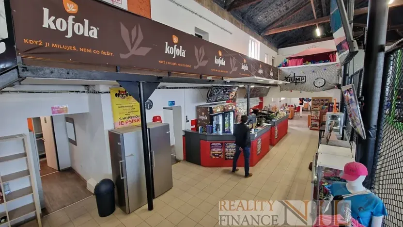 Pronájem skladu, Plzeň, 1074 m2