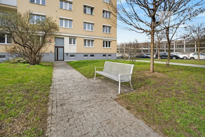 Prodej bytu 2+1, Praha - Libeň, náměstí Na Balabence, 53 m2