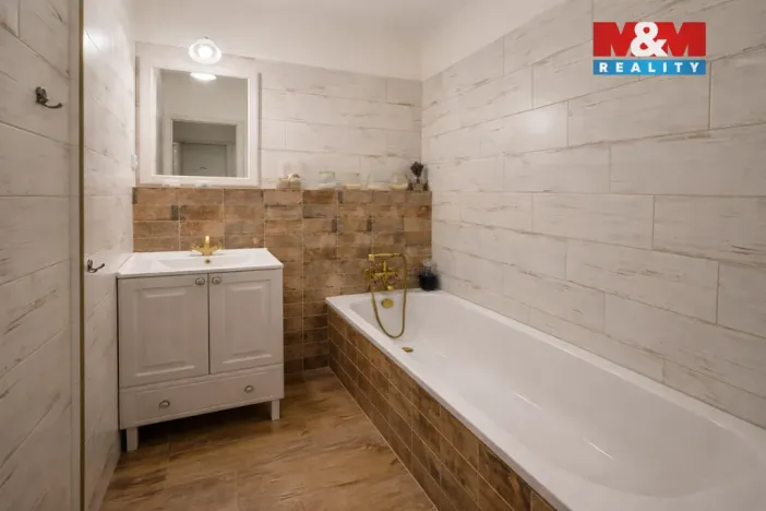 Prodej bytu 2+1, Ostrava - Poruba, Hlavní třída, 64 m2