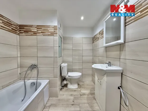 Pronájem bytu 2+kk, Děčín - Děčín VI-Letná, 36 m2
