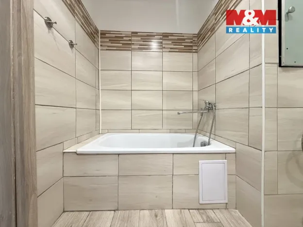Pronájem bytu 2+kk, Děčín - Děčín VI-Letná, 36 m2