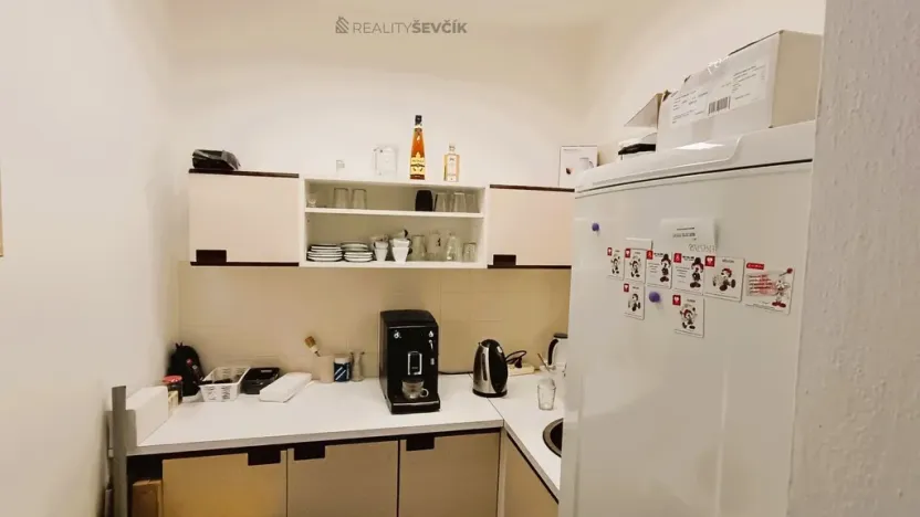 Prodej obchodního prostoru, České Budějovice - České Budějovice 4, Hlinská, 440 m2