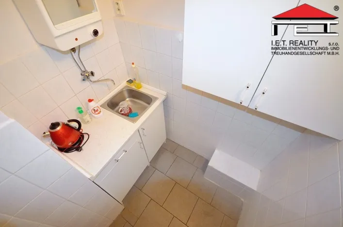 Pronájem kanceláře, Praha - Nové Město, Zlatnická, 12 m2