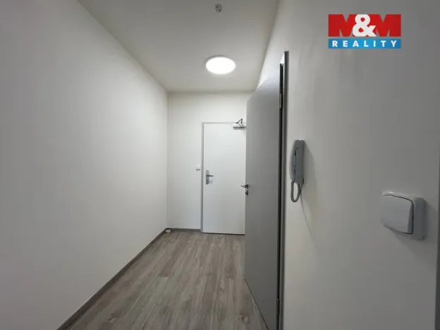 Prodej bytu 1+kk, Zlín, Nad Stráněmi, 34 m2