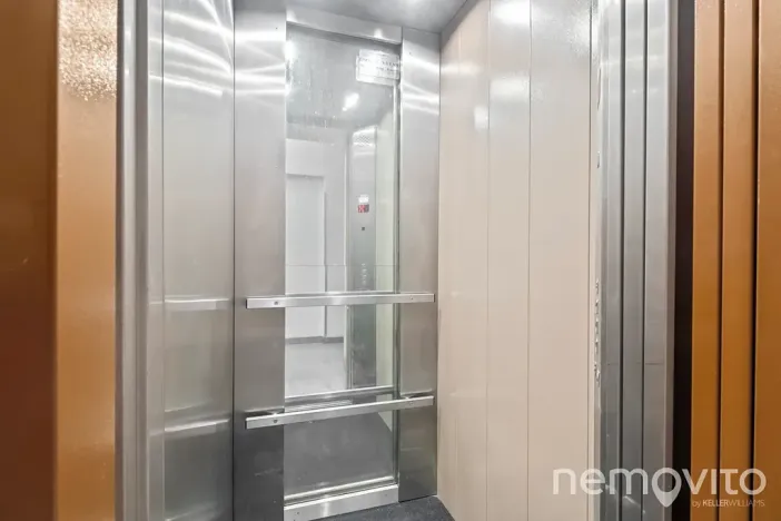 Prodej bytu 2+1, Praha - Karlín, Sokolovská, 72 m2