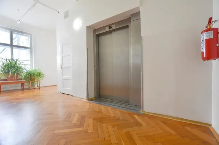 Pronájem kanceláře, Praha - Nové Město, Senovážné náměstí, 14 m2