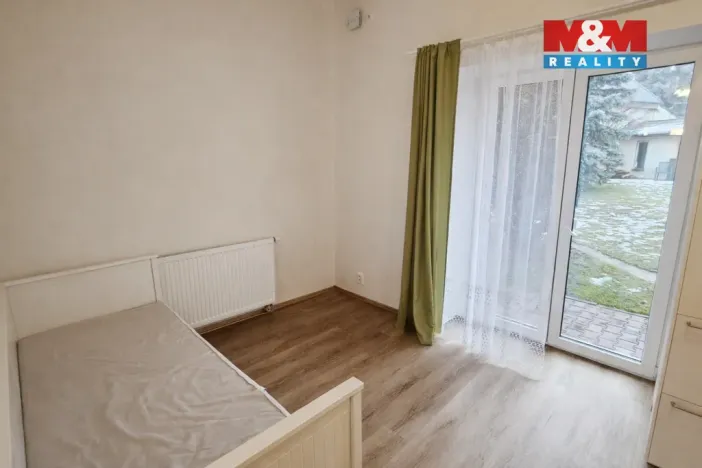 Pronájem bytu 2+kk, Jinočany, Náměstí 5. května, 43 m2