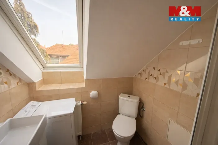 Pronájem bytu 1+kk, Jinočany, Náměstí 5. května, 19 m2