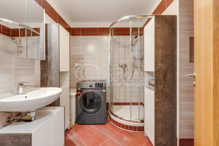 Prodej bytu 1+kk, Praha - Hlubočepy, Geologická, 48 m2