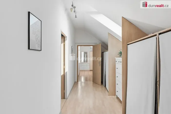 Prodej bytu 4+kk, Břeclav - Poštorná, Na Valtické, 140 m2